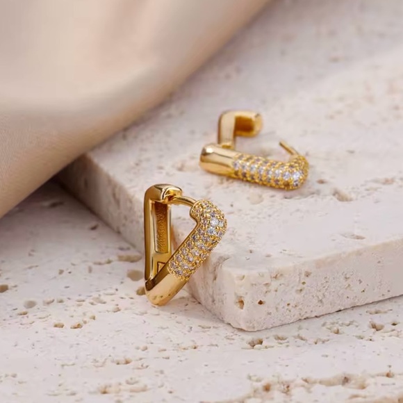Zircon Triangle Huggie Earrings in Gold - Picture 2 of 4